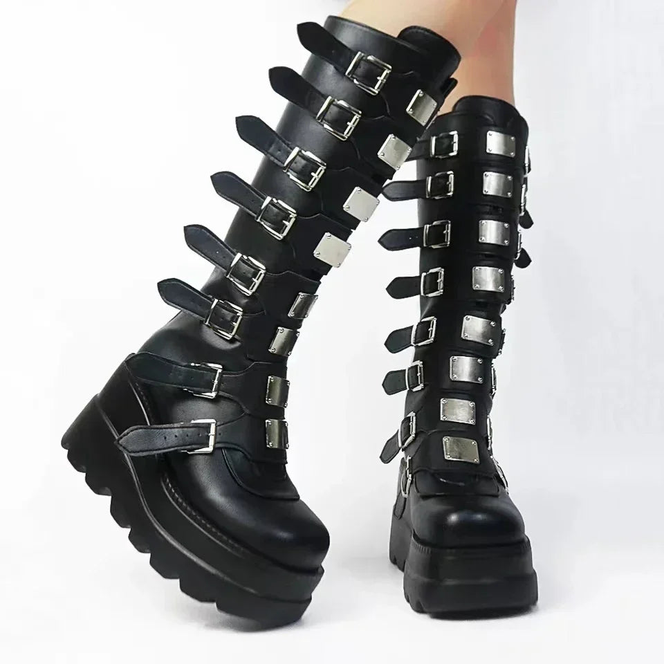 Bottes hautes femmes gothique