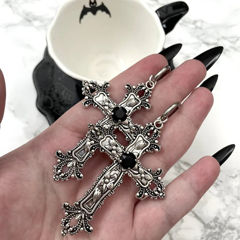 Boucles d’Oreilles Crucifix Gothique
