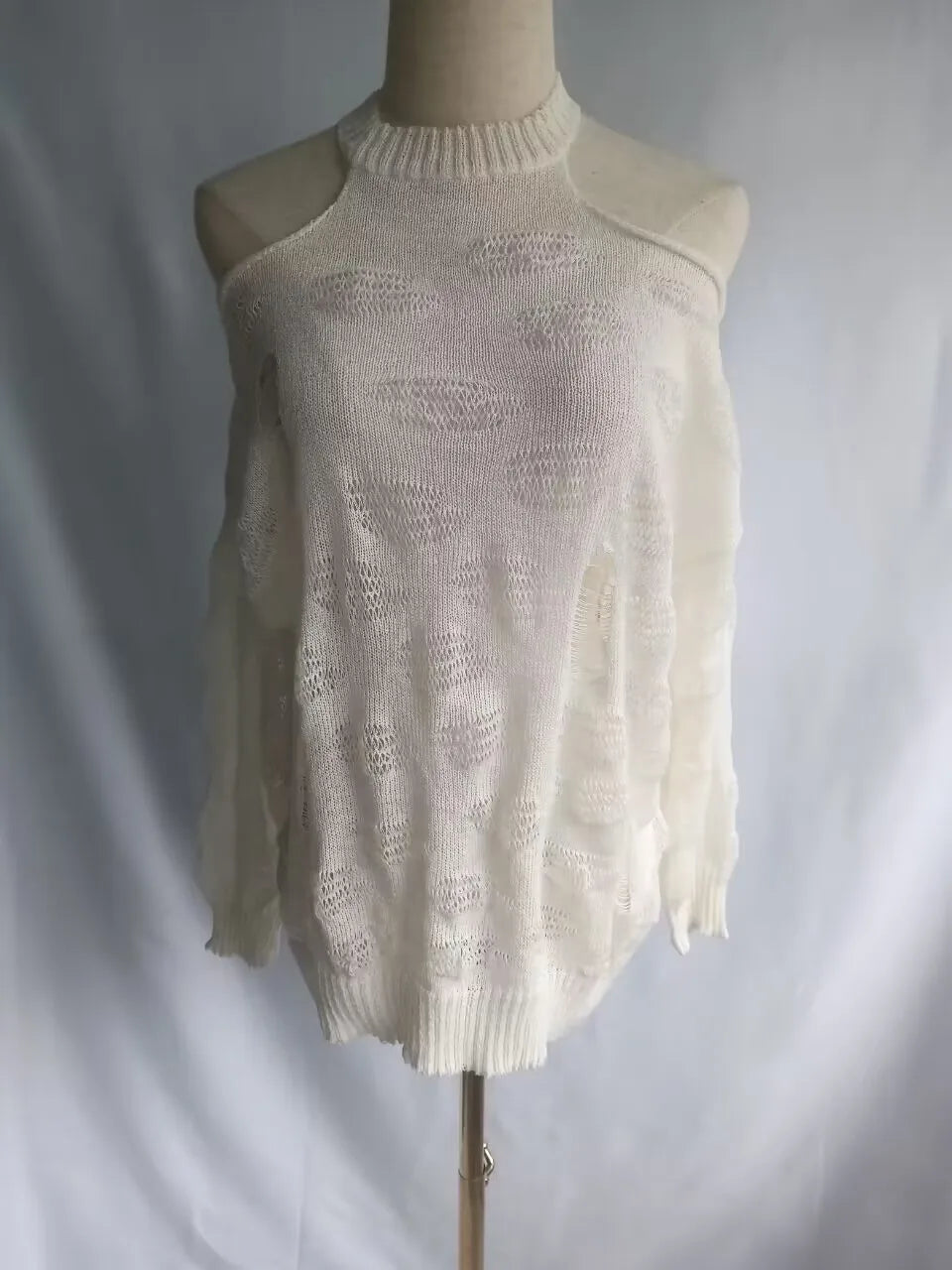 Pull Laine Transparent Gothique