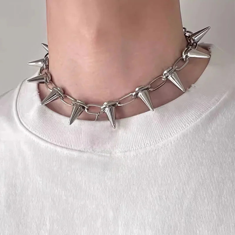 Choker A Piques Gothique